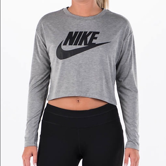BNWOT Nike crop top!
